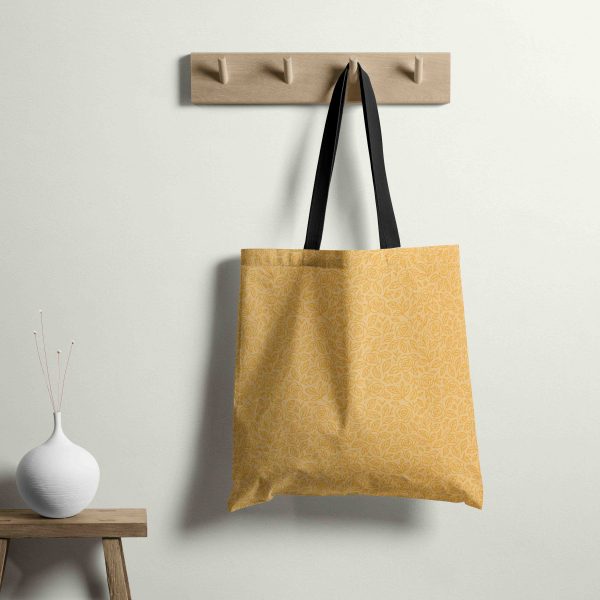 Stofftasche aus Schwarzwald Stoff mit Blumenmuster in Gelb.