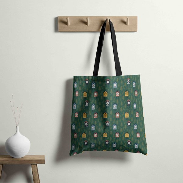 Stofftasche aus Schwarzwald Stoff mit Kuckucksuhr-Muster in Dunkelgrün.