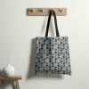 Stofftasche aus Schwarzwald Stoff mit Trachtenmuster in Graublau.