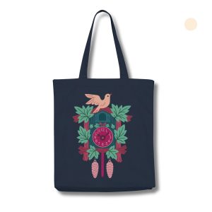 Schwarzwald Stofftasche mit modernem Kuckucksuhr Motiv in French Navy aus recycelter Baumwolle